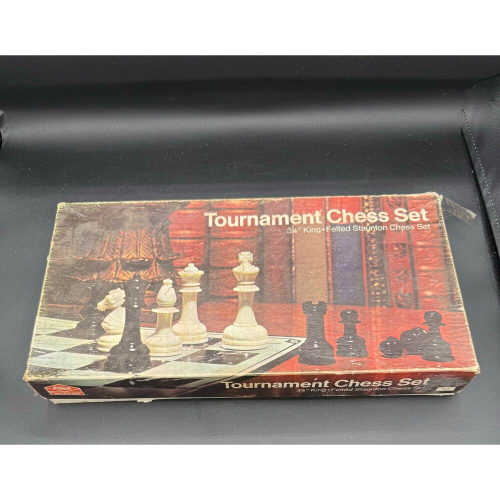 Vintage 1979 E.S. Lowe Tourn Chess Set 3 1/8 King Felted Staunton 809
